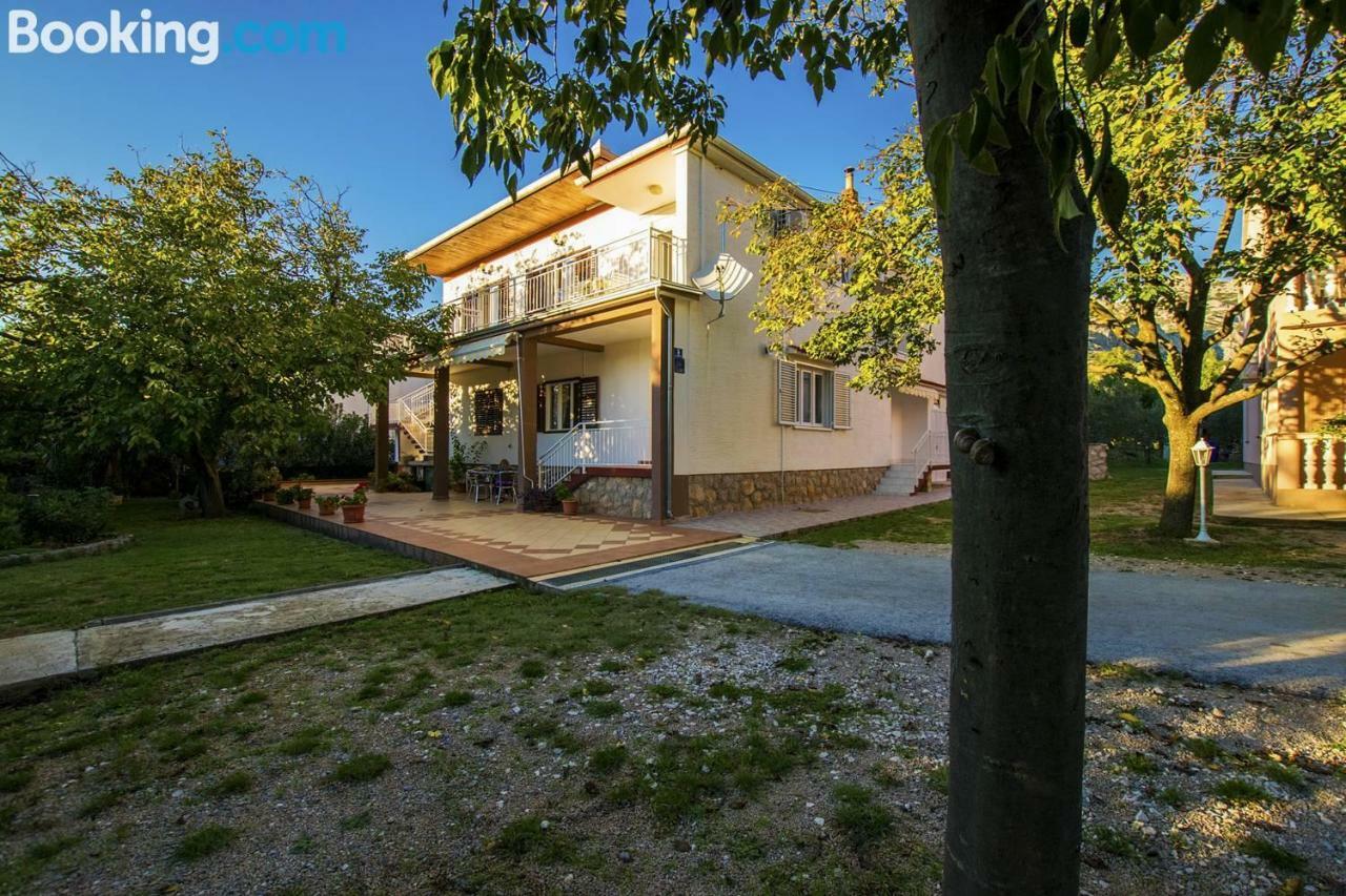 Apartamani Katarina Vl.Ilija Jusup Apartamento Starigrad Paklenica Exterior foto